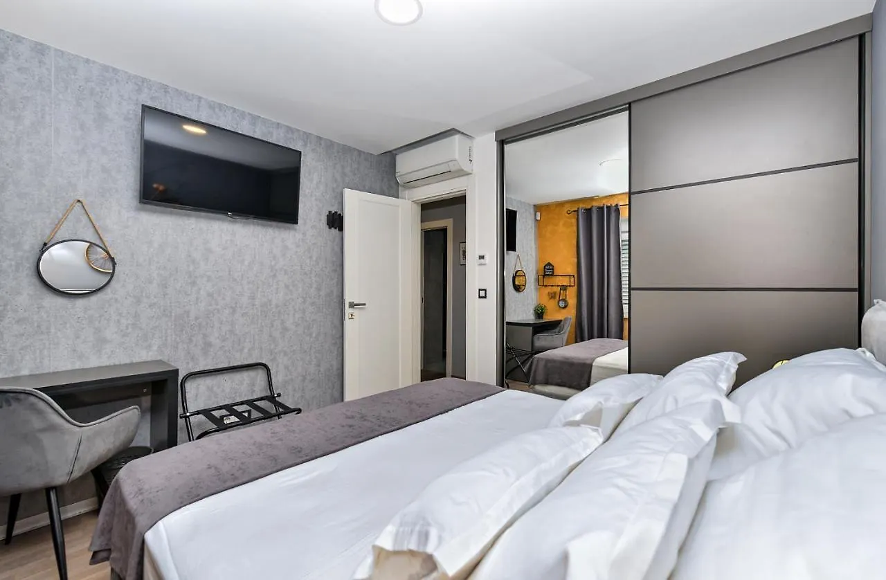 Art Spa Zeus Pula Apartment